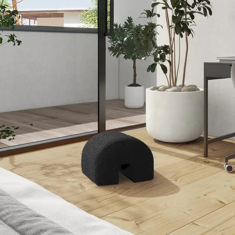 Pouf repose-pieds arqué Bridge 16 en fausse fourrure bouclée et tissu sherpa-13