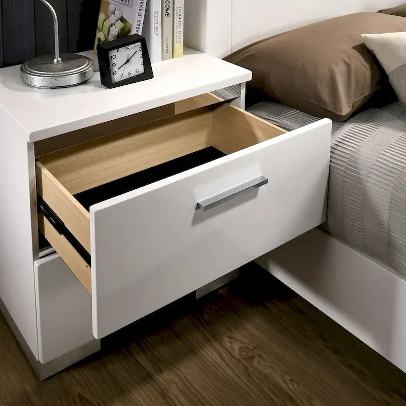 Ensemble de lit Champs Contemporary Queen en bois massif avec rangement et port USB, composé de 3 panneaux, par Furniture of America-8