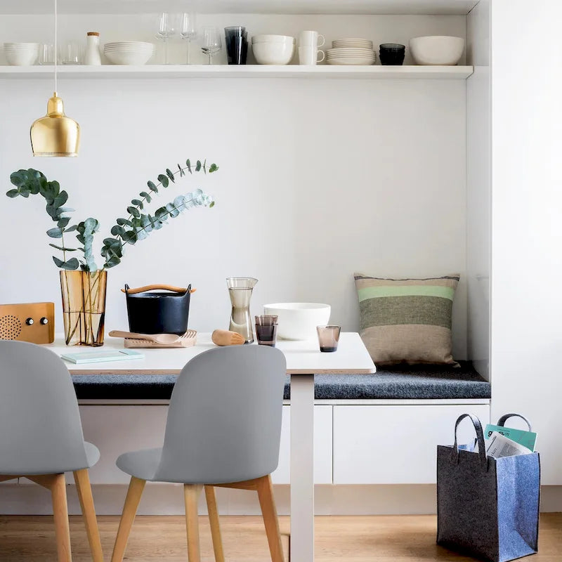 Ensemble de 2 chaises de salle à manger avec dossier, sans accoudoirs, assise en plastique et pieds en bois, idéales pour la cuisine, le bureau ou un ordinateur.-19